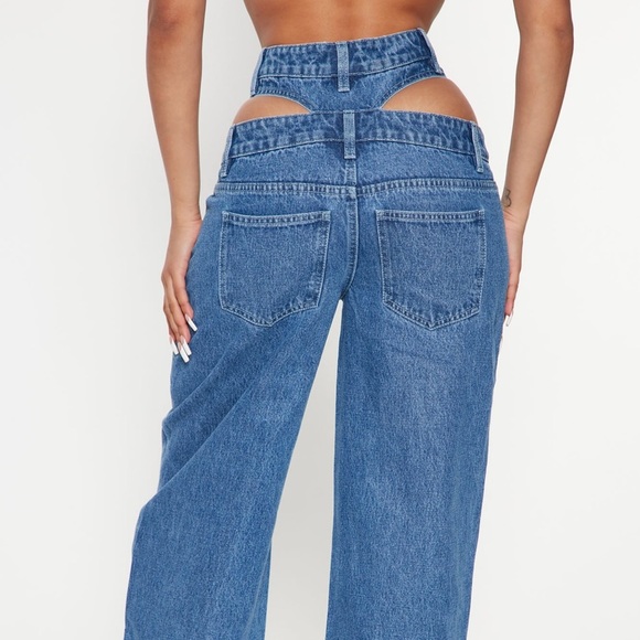 Fashion Nova First Glance Cut Out Waistband Straight leg Jean- medium blue wash. - Picture 3 of 7